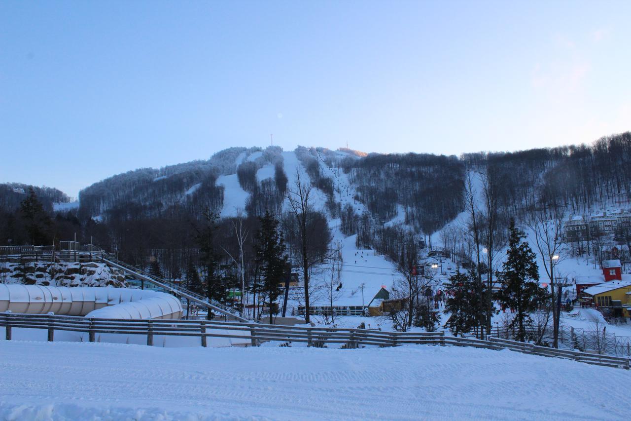 Au Pied Des Pentes Apartment Bromont Exterior foto